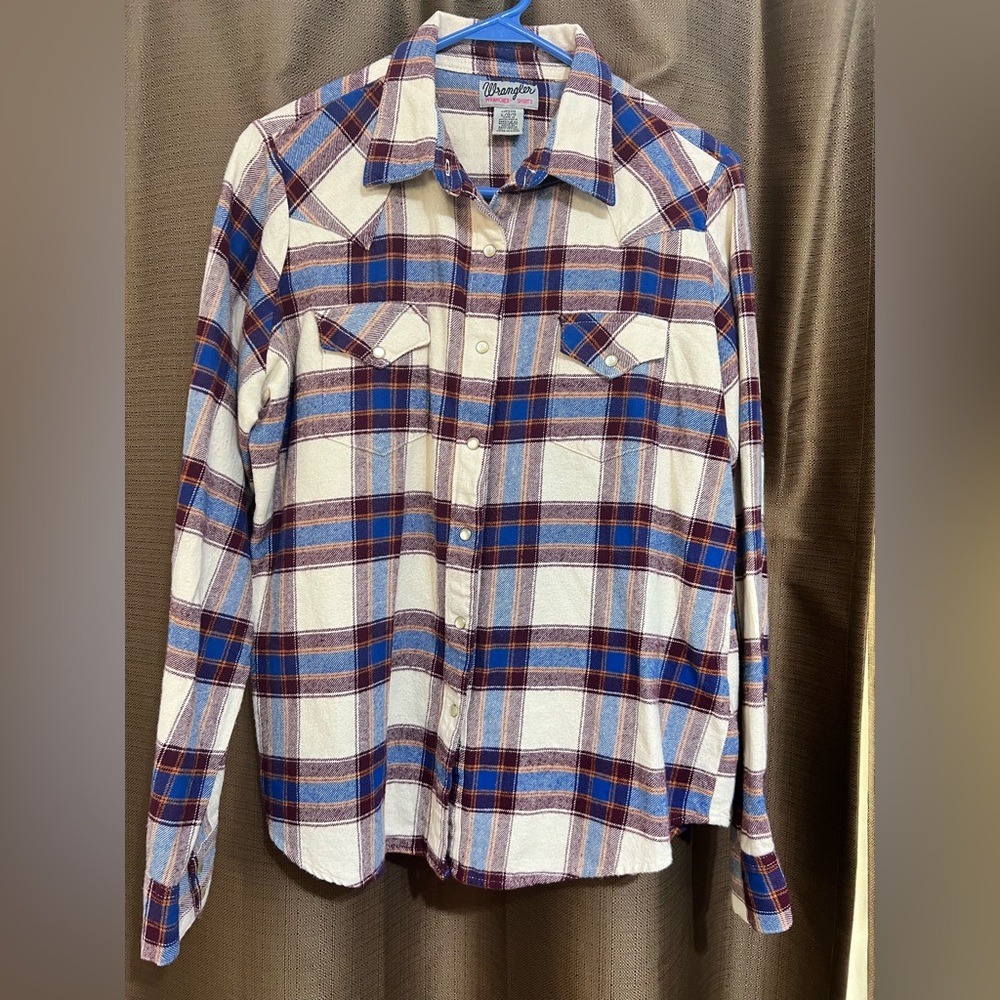 Wrangler women’s Red, Blue, and White Plaid Shirt